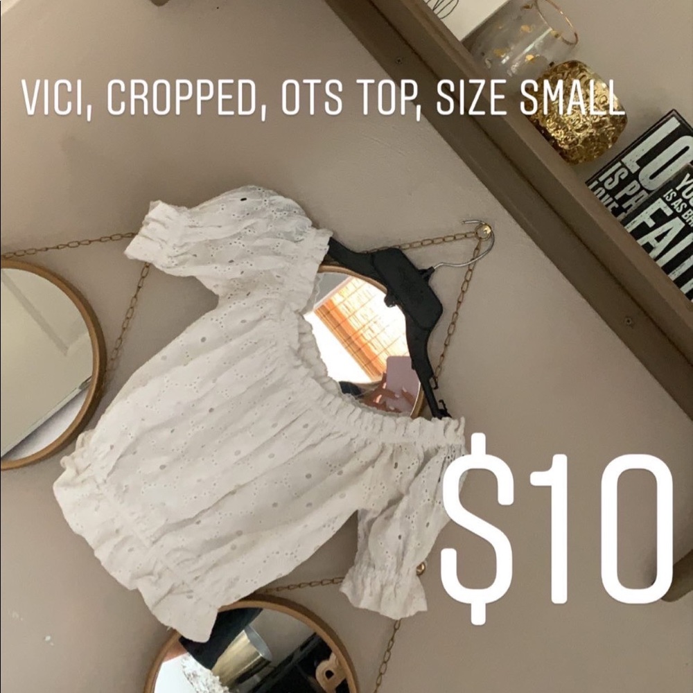 Off-the-shoulder top